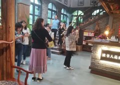 ����5����60���˵�������Ժ��ʱ������