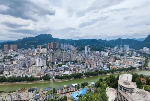 ����ǭ��������������ί���������� �����˿���ִ��Υ������˽����